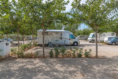 Camping Valencia - Stellplätze mit Stromanschluss
