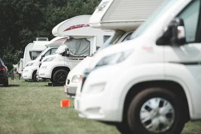Verblijfpark Ardinam - Wohnmobil- und  Wohnwagenstellplätze auf dem Campingplatz