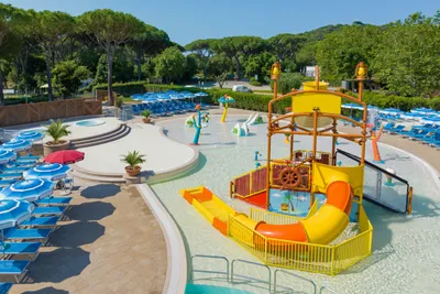 Camping Village Baia Azzurra - Kinderbereich im Freibad