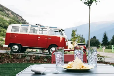 Camping Vogelsang  - Picknicktisch auf dem Campingplatz in den Alpen