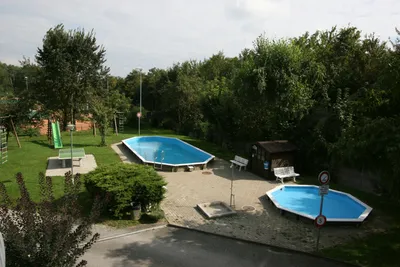 Camping Waldhort  -  Poolbereich vom Campingplatz im Grünen
