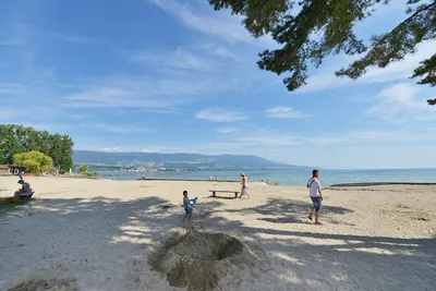 Camping Yverdon Plage  -  Campingplatz mit direktem Zugang zum Strand vom Neuenburger See