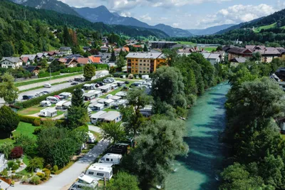 Camping Zirngast - Blick auf den Campingplatz am Fluss