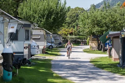 Camping Zirngast  -  Wohnwagen- und Zeltstellplatz im Grünen auf dem Campingplatz