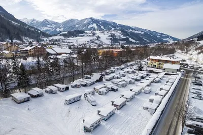 Camping Zirngast  -  Campingplatz im Winter aus der Vogelperspektive