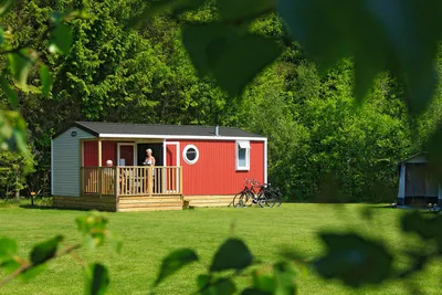 Camping Zonnekamp  - Mobilheim mit Veranda auf dem Campingplatz