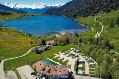 Camping zum See - Luftaufnahme des Campingplatzes am See