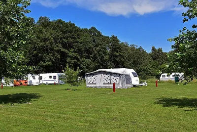 Campingpark Seedorf - Wohnmobil- und  Wohnwagenstellplätze im Grünen auf dem Campingplatz