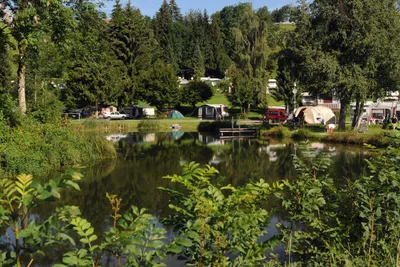Campingplatz Alpenblick  Campingplatz Alpenblick im Allgäu - Teich auf dem Campingplatz