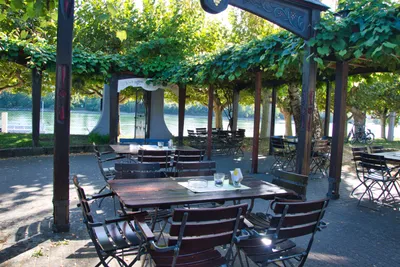 Camping am Rhein - Biergarten.jpg