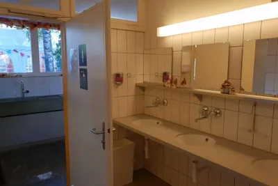 Camping am Schützenweiher  - Innenansicht des Sanitärgebäudes