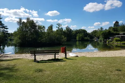 Campingplatz Blauer See  Campingplatz Blauer See im Emsland - Blick auf das Seeufer