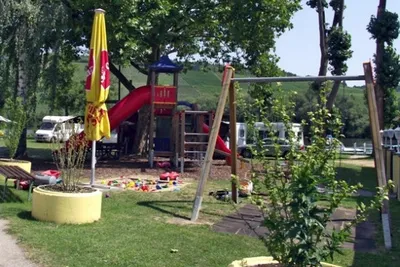 Camping Kalte Quelle - Spielplatz im Grünen auf dem Campingplatz