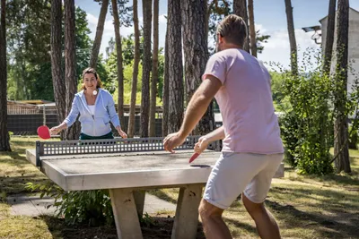 Campingplatz Nittenau - Tischtennisplatte auf dem Campingplatz