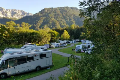 Campingplatz Pfronten - Wohnmobil- und  Wohnwagenstellplätze mit Blick auf die Berge