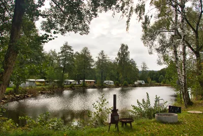 Camping Rhoenperle - Zugang zum See - 2.jpg