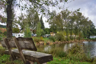 Camping Rhoenperle - Zugang zum See - 3.jpg