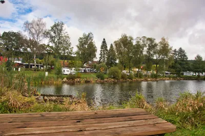 Camping Rhoenperle - Zugang zum See - 4.jpg