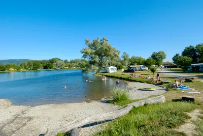 Campingplatz Schuttern - Badesee mit Kiesstrand am Campingplatz