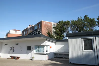 Campingplatz Strandgut - Sanitärgebäude mit Spülecke auf dem Campingplatz