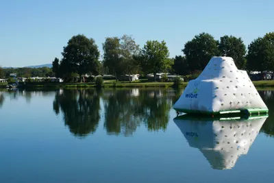 Camping Tunisee - Lage am See Wasserkletterturm
