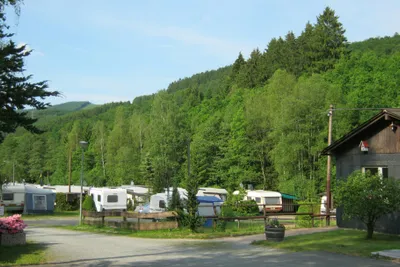 Camping Valmetal - Blick auf den Campingplatz mit dem Stellplatz für Wohnmobile