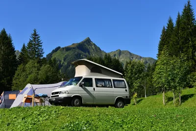 Camping Vorderboden - Wohnwagen- und Zeltstellplatz vom Campingplatz im Grünen mit Bergblick