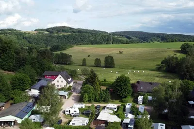 Camping Waldfrieden - Blick auf den Campingplatz und auf die Umgebung 