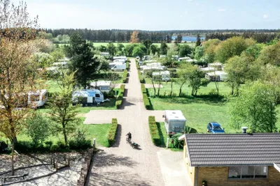 CampWest  Camp West - Luftaufnahme des Campingplatzes