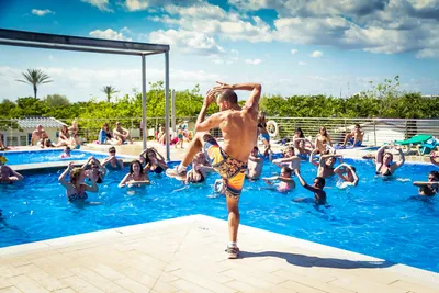 Camping Castell Mar - Wassergymnastik Kurs im Pool auf dem Campingplatz