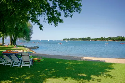 Chiemsee-Camping Rödlgries - Badestrand vor dem Campingplatz