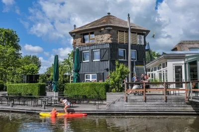 Camping De Boerinn - Restaurant mit Terrasse am Kanal