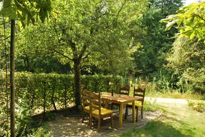 Camping De Bulte - Esstisch auf dem Campingplatz