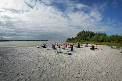 Camping De Holle Poarte - Yogagruppe am Strand