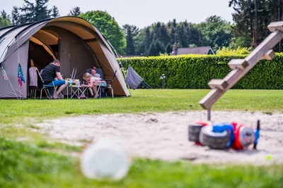 Camping De Hondsrug - Standplätze auf dem Campingplatz