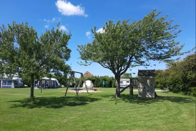 De Olmen - Kinderspielplatz mit Schaukeln und Klettergerüst