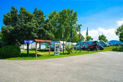 Donau Camping Krems - Einfahrt zum Campingplatz
