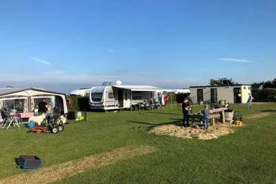 Camping Duinzoomhoeve - Stellplätze auf der Wiese