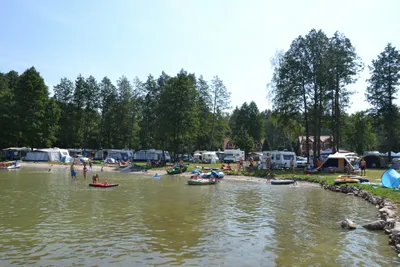 Camping Echo  -  Wohnwagen- und Zeltstellplatz vom Campingplatz im Grünen mit direktem Zugang zum See