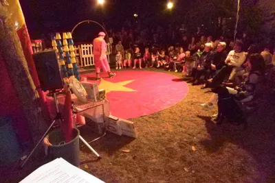 Camping Ecochiocciola - Artistik Show auf dem Campingplatz am Abend
