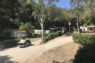 Elbadoc Camping - Wohnwagen- und Zeltstellplatz auf dem Campingplatz