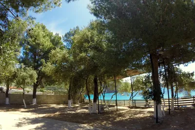 Camping Enjoy Lichnos -  Wohnwagenstellplätze im Grünen mit Blick auf das Meer