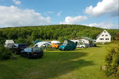 Erzgebirgscamp Neuclausnitz - Wohnmobil- und  Wohnwagenstellplätze im Grünen