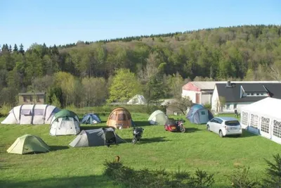 Erzgebirgscamp Neuclausnitz  - Zeltwiese auf dem Campingplatz