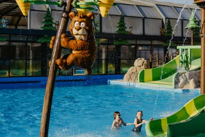 Europacamping Nommerlayen - Freibad mit Rutschen auf dem Campingplatz