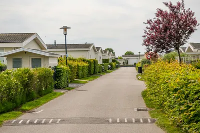 EuroParcs Schoneveld - Blick auf die Mobilheime auf dem Campingplatz