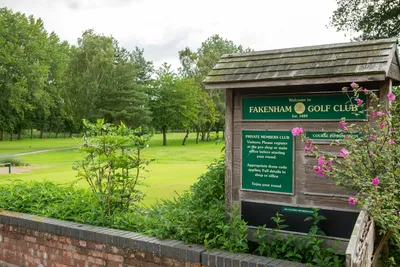 Fakenham Racecourse - Eingang des Campingplatzes