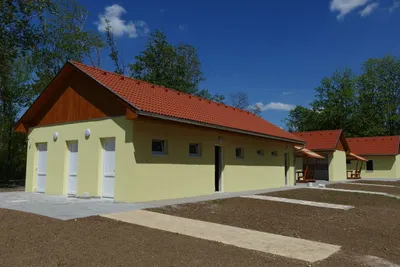 Família Camping Balaton - Sanitärgebäude auf dem Campingplatz