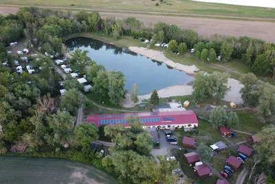 Family-Camp-Kellerwiehl - Übersicht auf das gesamte Campingplatz Gelände 
