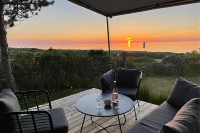 Fjellerup Strands Camping - Terrasse eines Glamping-Zelts